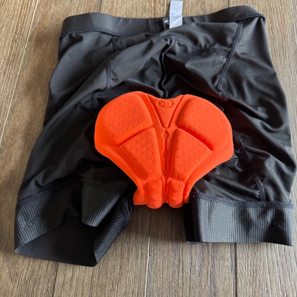 Souke Cycling Shorts • Padded Bike Shorts • Black Performance Ridewear - Picture 6 of 7
